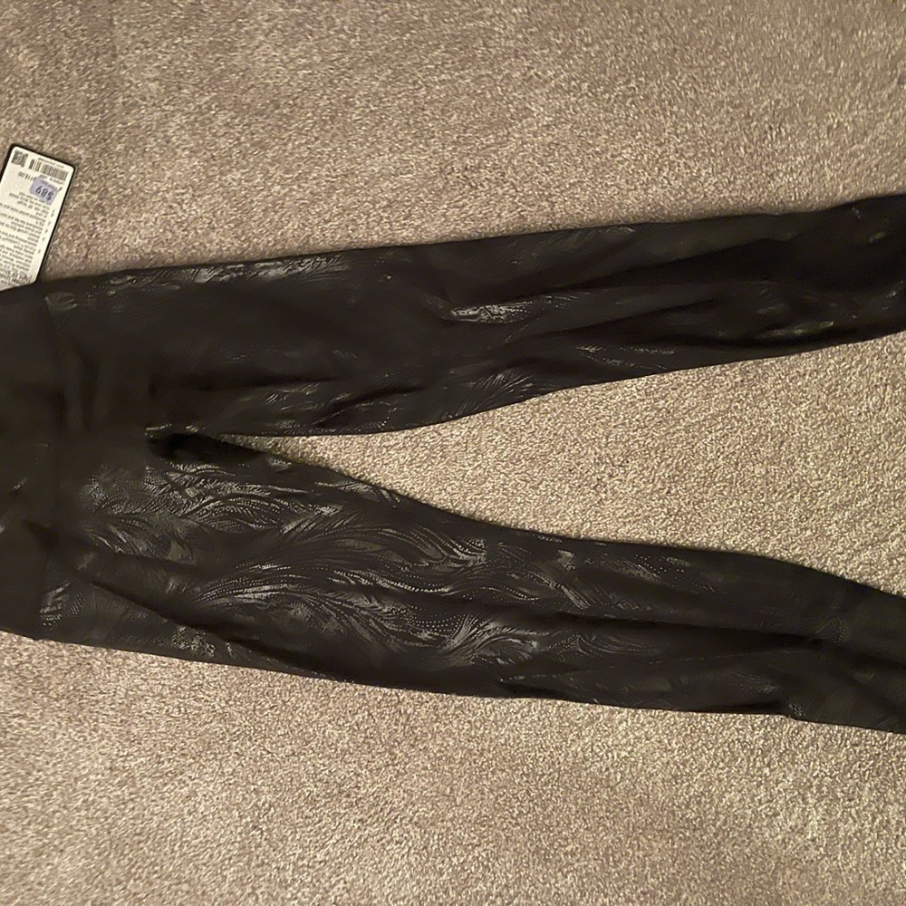 Lululemon shine Wunder under limited edition size 4 nwt